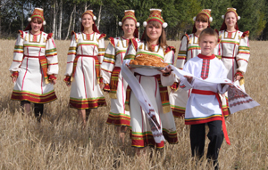 Die russische nationale Kleidung